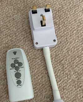 Huahan Haituo UK Plug, AC Power, to E27 LED Bulbs Socket Adapter with Remote Control: photo 2 of 2 from the OPSS notice of 5 Nov 2021